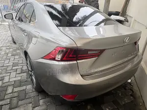 Lexus IS 2014 Gold