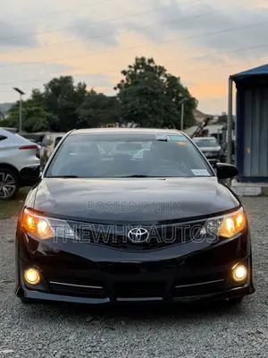 Toyota Camry SE 4dr Sedan (3.5L 6cyl 6A) 2014 Black