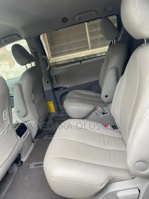 Toyota Sienna 2012 Silver