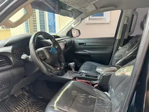 Toyota Hilux 2020 Black