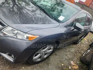 Toyota Venza LE 2011 Gray