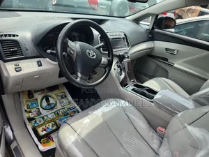 Toyota Venza LE 2011 Gray