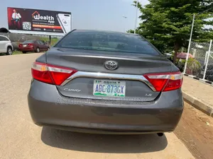Toyota Camry LE 4dr Sedan (2.5L 4cyl 6A) 2015 Gray