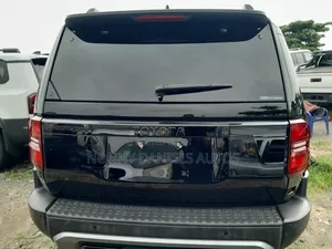 Toyota Land Cruiser 2024 Black