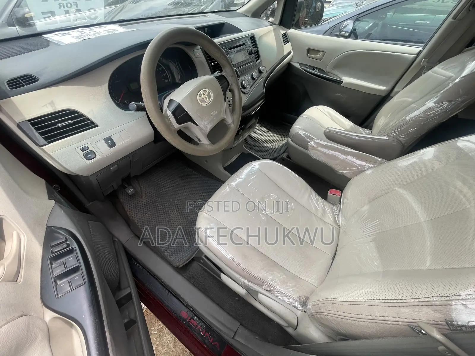 Toyota Sienna 2011 Red
