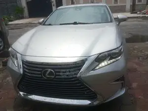 Lexus ES 2016 Silver