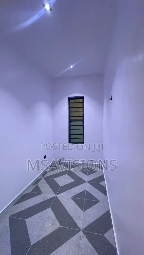 Newly Built Detached 4 Bedroom Modern Duplex