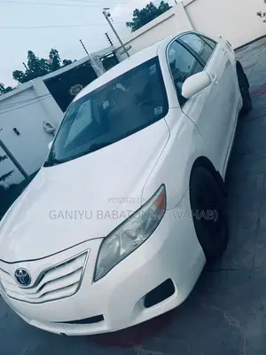 Toyota Camry LE 4dr Sedan (2.5L 4cyl 6AM) 2010 White