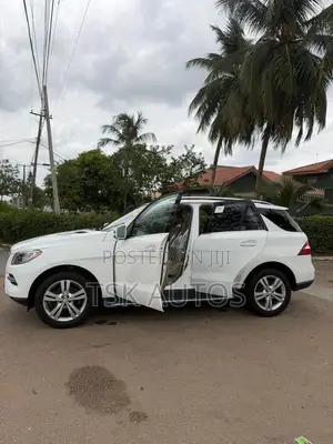 Mercedes-Benz M Class ML350 4MATIC 4dr SUV AWD (3.5L 6cyl 7A) 2014