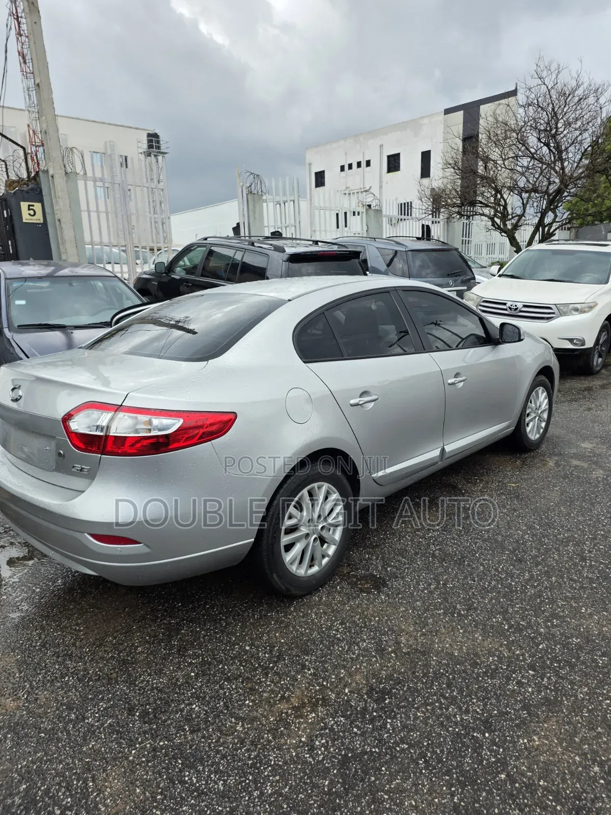 Samsung SM3 2012 Silver