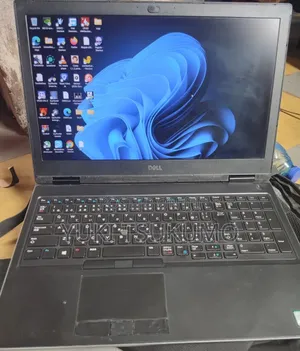 Laptop Dell Precision 7530 8GB Intel Xeon SSD 256GB