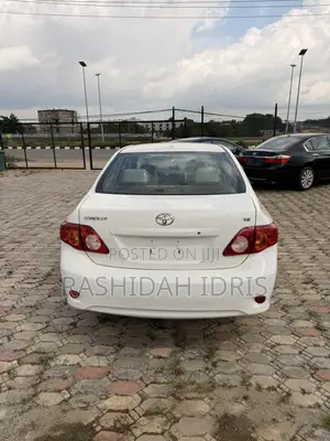 Toyota Corolla 2009 White