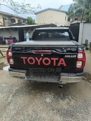 Toyota Hilux 2014 Black