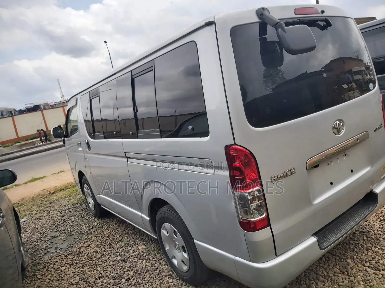 Toyota HiAce 2014 Grey