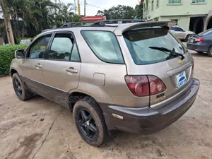 Lexus RX 300 2WD 2000 Gold