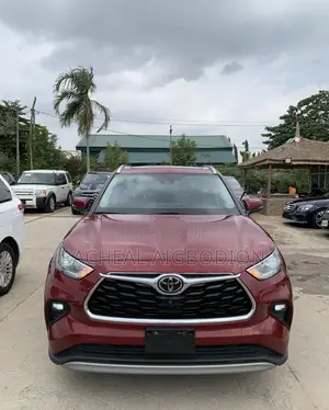 Toyota Highlander 2021 Red