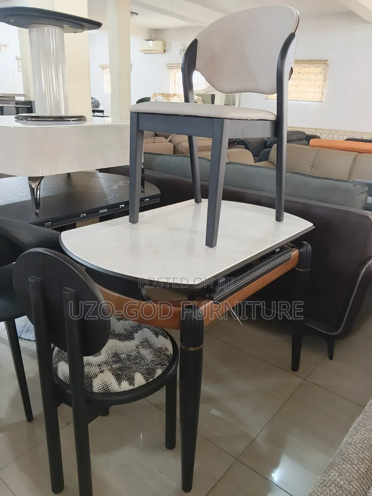 Adjustable Foreign Dining Table