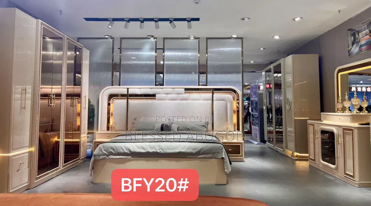 Executive Dressing Bed With Console Mirror