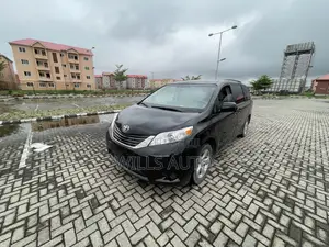 Toyota Sienna 2013 Black