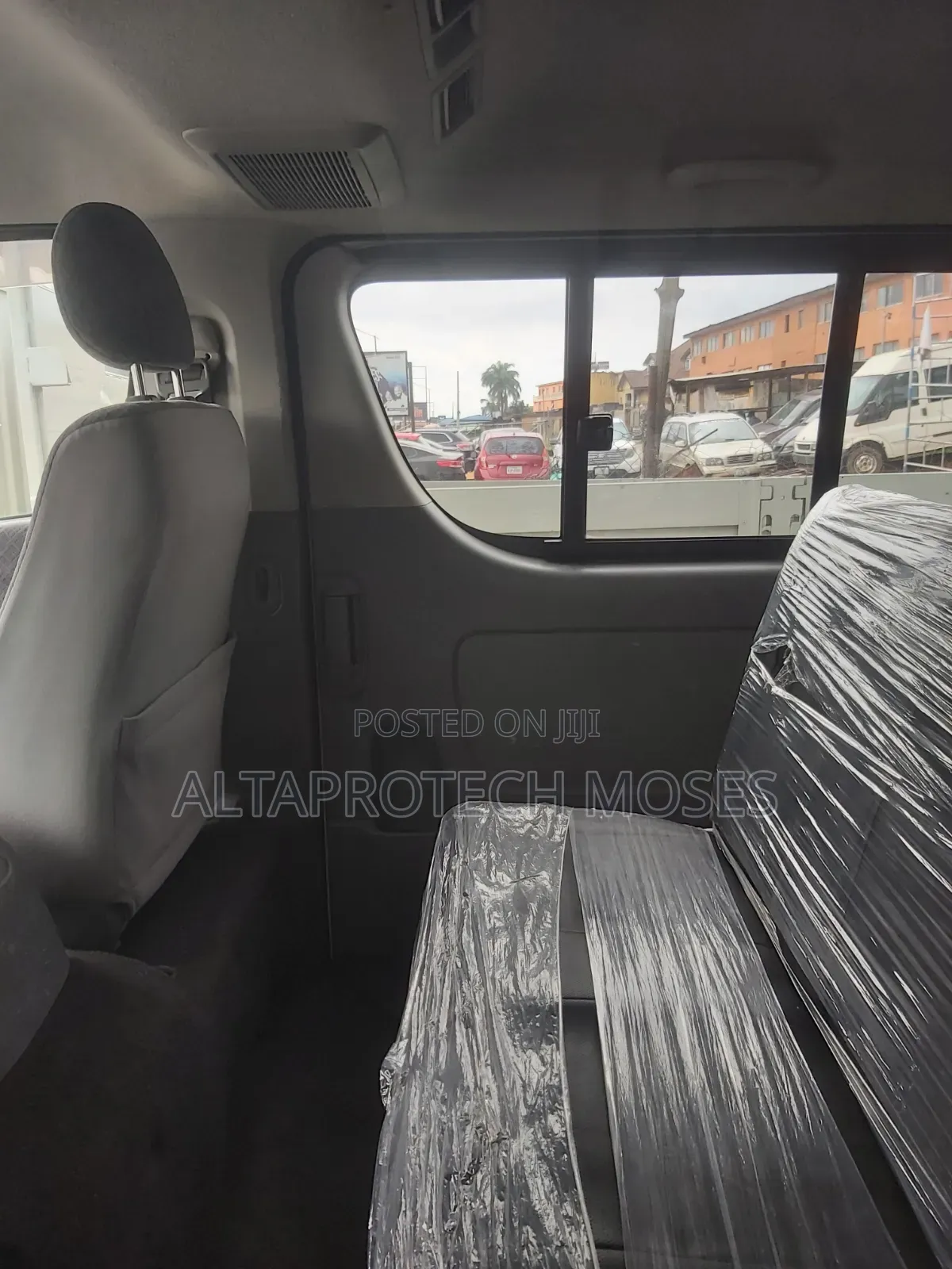 Toyota HiAce 2014 White
