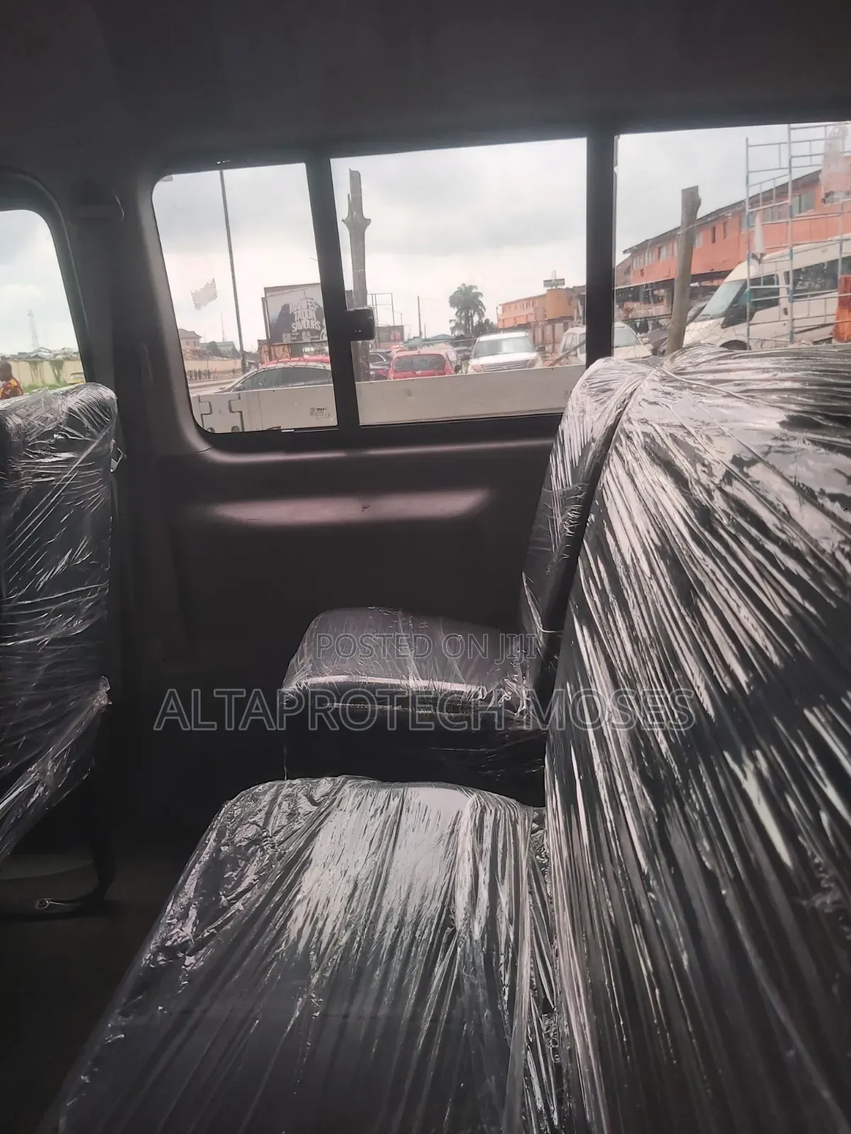 Toyota HiAce 2014 White
