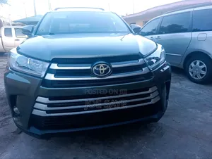 Toyota Highlander XLE 4dr SUV AWD (3.5L 6cyl 6A) 2015 Green