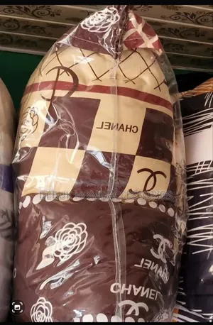 Attractive 6/6 Duvets Set