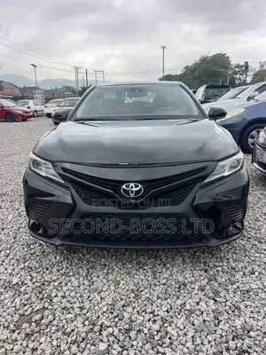 Toyota Camry SE FWD (2.5L 4cyl 8AM) 2018 Black