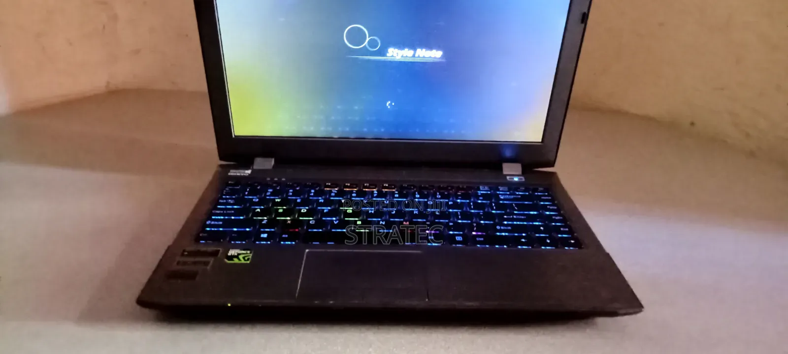 Laptop Asus A553MA 8GB Intel Core i7 HDD+SSD 256GB