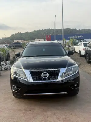Nissan Pathfinder SV 2018 Black