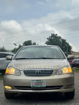 Toyota Corolla LE 2005 Gold