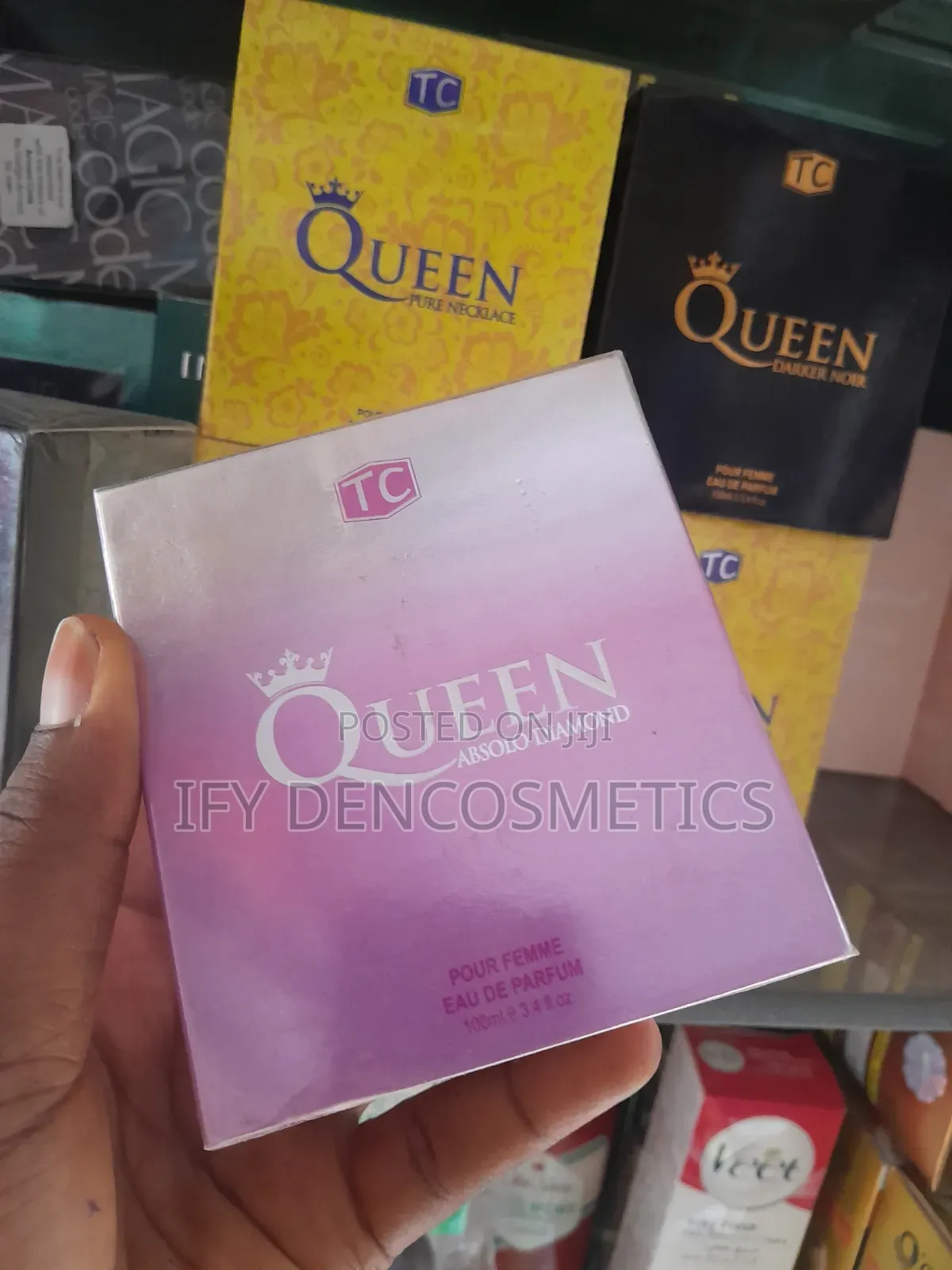 Queen Pure Necklace Eau De Parfum.