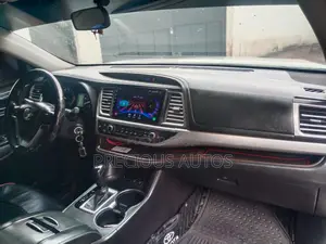 Toyota Highlander Limited 4dr SUV AWD (3.5L 6cyl 6A) 2015 Gold