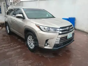 Toyota Highlander Limited 4dr SUV AWD (3.5L 6cyl 6A) 2015 Gold