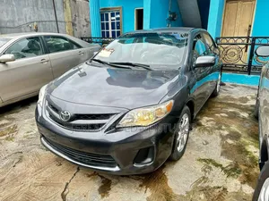 Toyota Corolla LE 4dr Sedan (1.8L 4cyl 4A) 2013 Gray