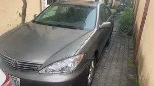 Toyota Camry 2005 Gray