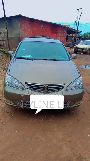 Toyota Camry 2005 Gray