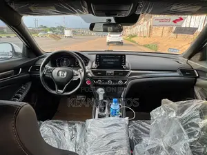 Honda Accord 2018 White