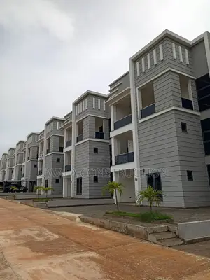 5bdrm Duplex in Kado for sale