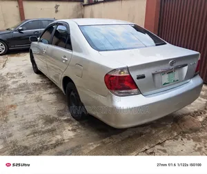 Toyota Camry 2005 Silver