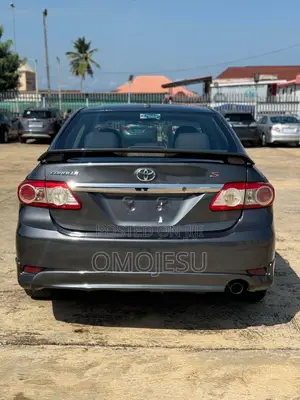 Toyota Corolla S Special Edition 4dr Sedan (1.8L 4cyl 4A) 2013 Gray