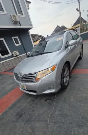 Toyota Venza 2010 Silver