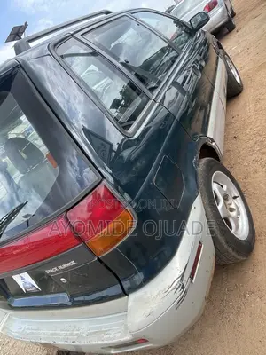Mitsubishi SpaceRunner 2000 Green