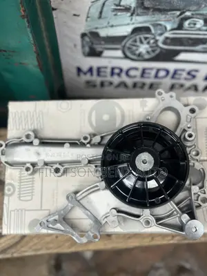 Mercedes Benz 276 Engine Water Pump