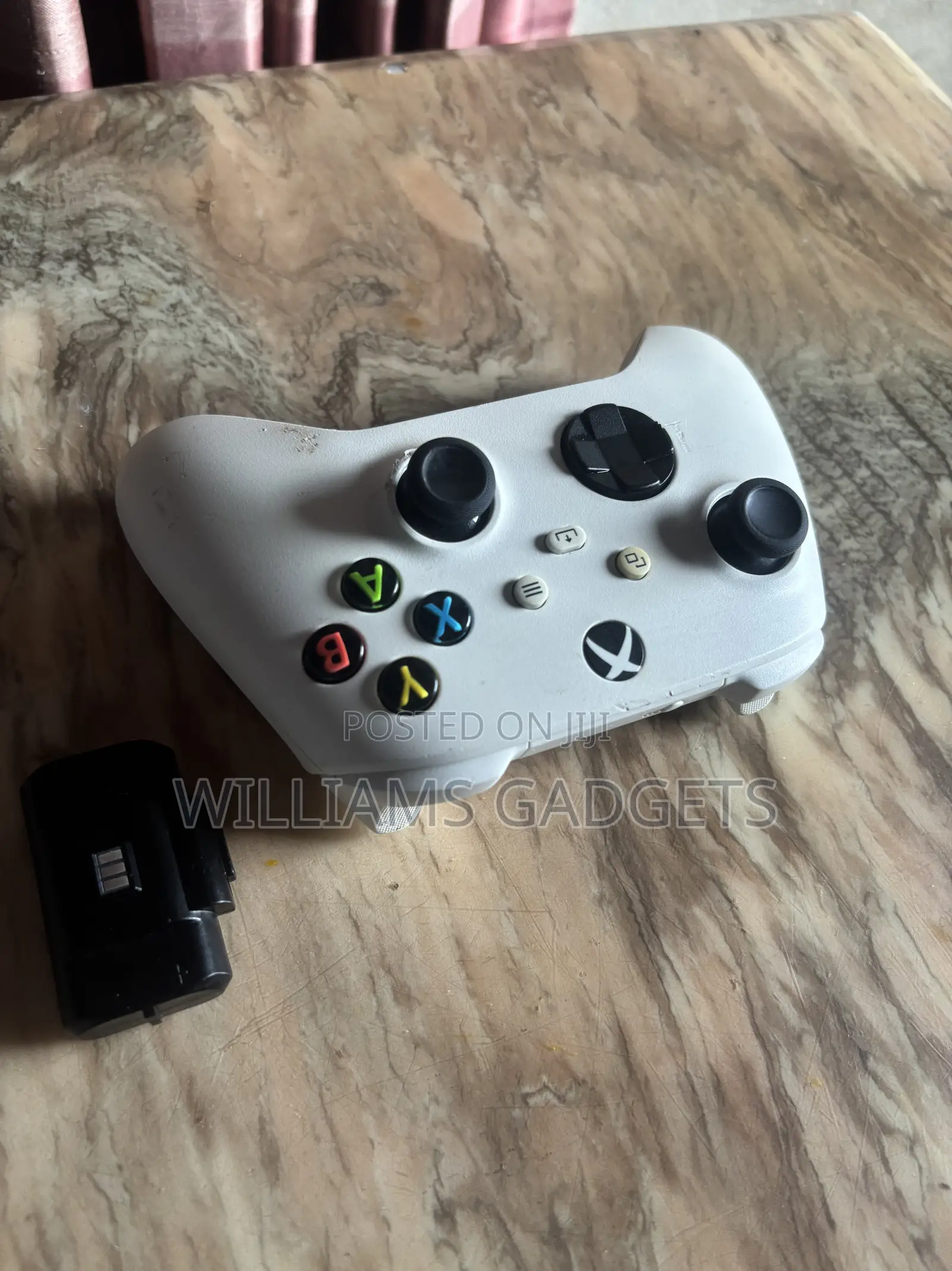 Xbox Series Controller With Rechargeable Battery