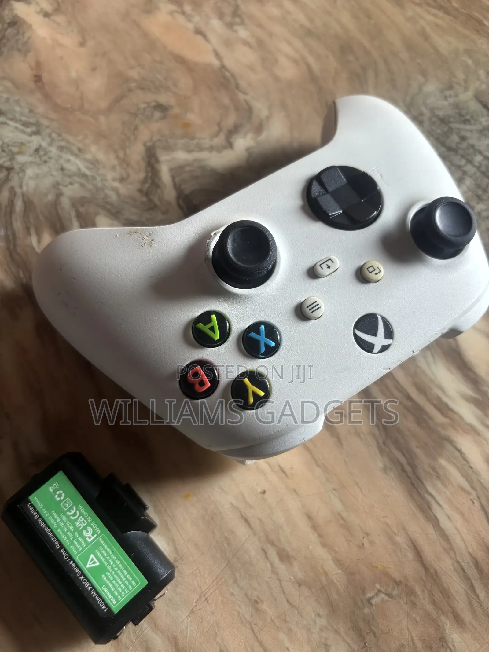 Xbox Series Controller With Rechargeable Battery