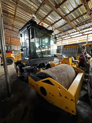 4.5 Tons Vibratory Roller
