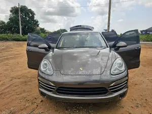 Porsche Cayenne 2012 Beige