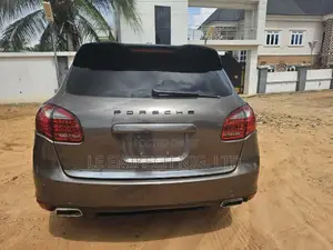 Porsche Cayenne 2012 Beige