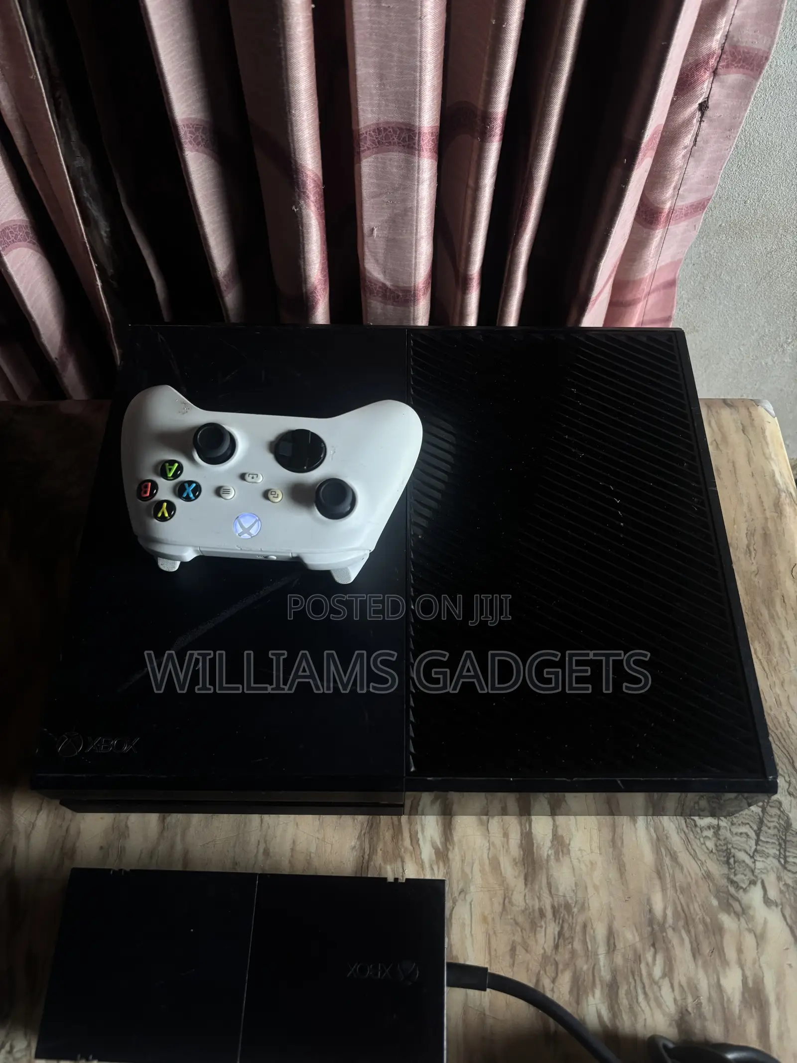 Xbox One 1tb, One Wireless Controller and 20 Games